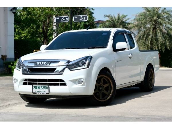 Isuzu d-max 1.9L Space Cab  แคปเตี้ย  เกียร์ธรรมดา ปี2019 ดีเซล สีขาว