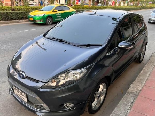 FORD FIESTA 1.6 S SPORT( 5 ประตู ) ปี 13 รถไม่มีชน ไม่เคยติดแก็ส