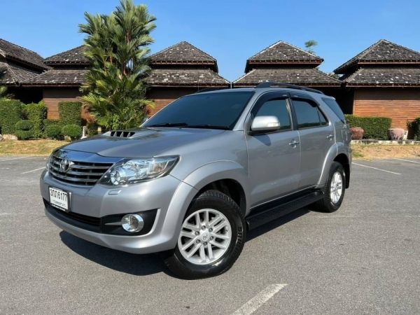 ปี 2014  TOYOTA  FORTUNER  3.0 V  4WD  A/T  (3กภ 6177 กทม.)