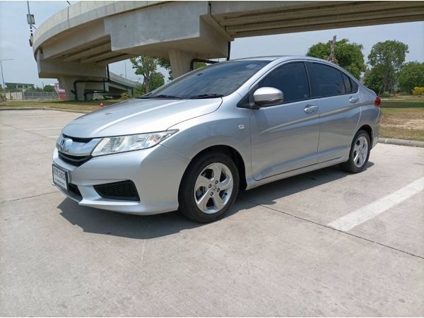 ปี2015 /ฟรีดาวน์ / รถมือเดียว /HONDA CITY 1.5V สีบรอนส์เงาวับ / เกียร์ออโต้ /พุชสต๊าท/กุญแจอัฉริยะ /ไฟฟ้าทั้งคัน /ภายในใหม่สะอาด /ล้อแม็กยางใหม่ /ขับสนุกพร้อมใช้ /ประหยัดน้ำมัน /โทร 0957401229 ไอดีไล