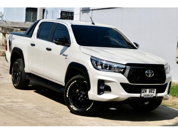 Toyota Revo rocco 2.8 4x4 4ประตู ปี2018 สีขาว ออโต้ ดีเซ รูปที่ 0