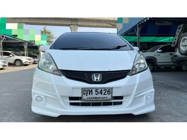 HONDA JAZZ 1.5S ปี2012 เบนซินLPG สีขาว