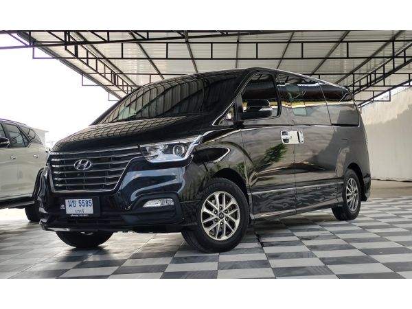 HYUNDAI NEW H1 2.5 DELUXE ปี2019