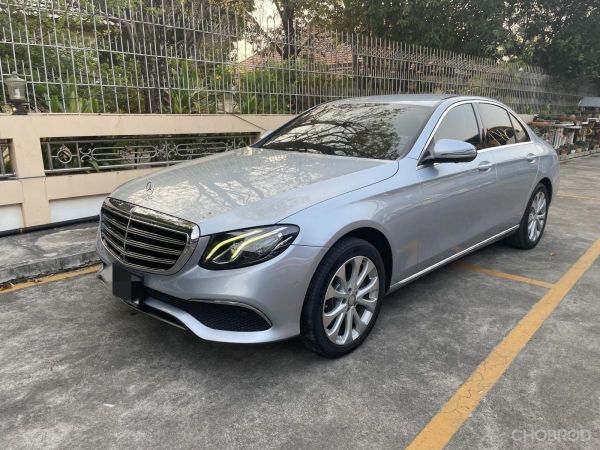 MERCEDES BENZ E220d ปี 2016 exclusive  รถศูนย์ มือเดียวป้ายแดง ประวัติชัดเจน ไมล์ 140,000 รูปที่ 0