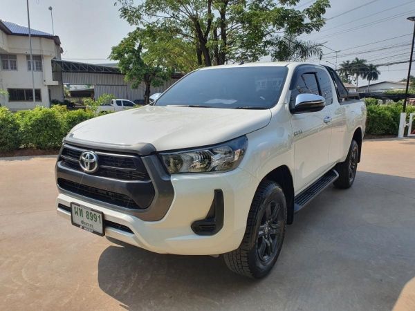 TOYOTA HILUX REVO CAB 2.4 HI 2WD เกียร์ธรรมดา ปี 2021