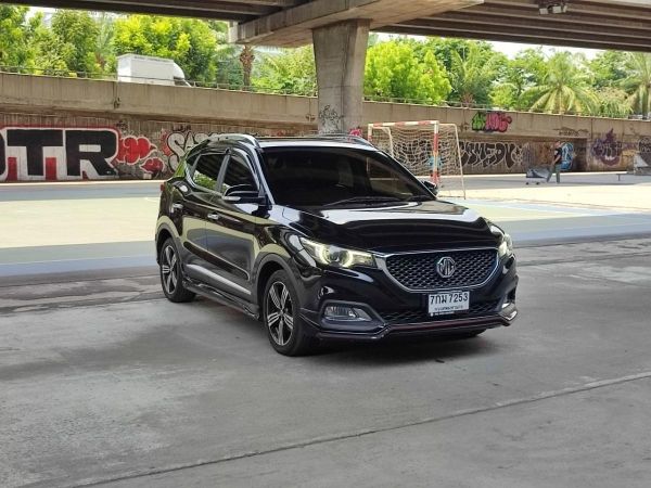 MG ZS 1.5X Sunroof เกียร์ออโต้ ปี 2018 สีดำ