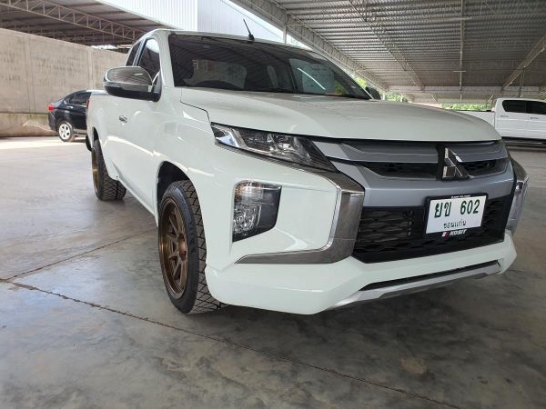 MITSUBISHI TRITON NEW 2.5GLX เกียร์ธรรมดา ปี 2020