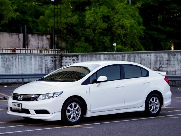 HONDA CIVIC 1.8S สีขาว  เกียร์ออโต้ ปี 2013 รูปที่ 0