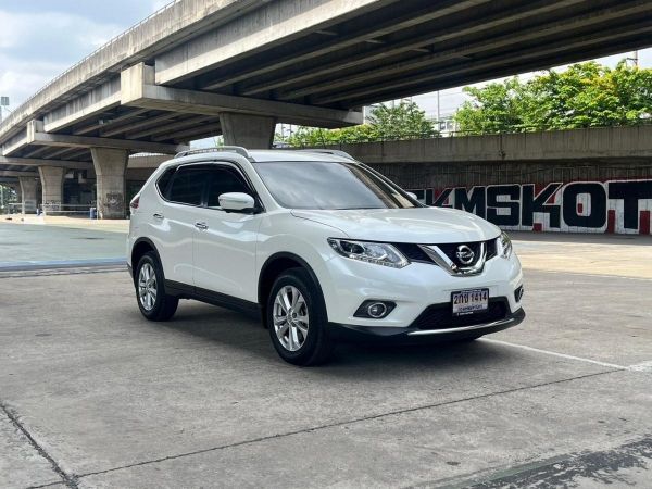 NISSAN X-Trail 2.0V 4WD เกียร์ออโต้ ปี 2015 สีขาว