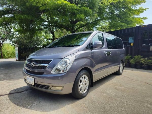 รถตู้ยอดนิยม HYUNDAI H1 DELUXE 2.5 ปี2011