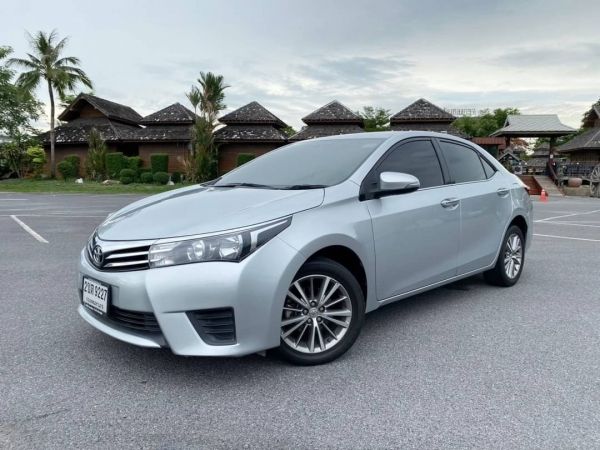 ปี 2015  TOYOTA  ALTIS  1.6  G  A/T  (2ขต 9227 กทม)