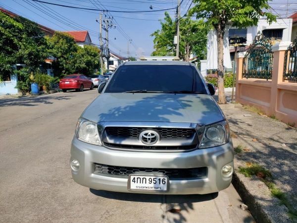 TOYOTA VIGO 2.7E 4ประตู 200000