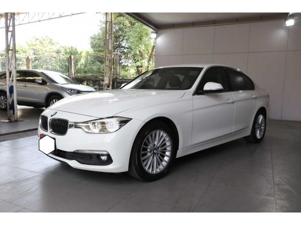 ปี2018 BMW 320D ICONIC F30 LCI 8AT   เครืองดีเซลล์