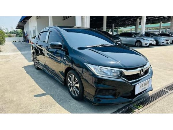 Honda city v (mnc)  ปี 2017 สีดำ