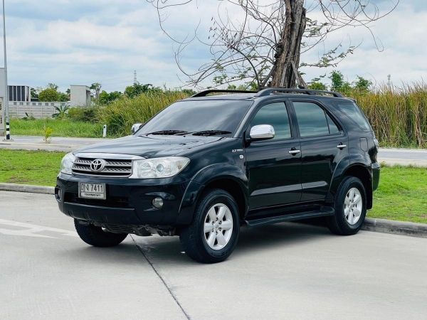 TOYOTA FORTUNER 2.7V 2WD (เบนซิน) สี ดำ ปี 2010 จดทะเบียนใช้งาน 2011 เกียร์ ออโต้