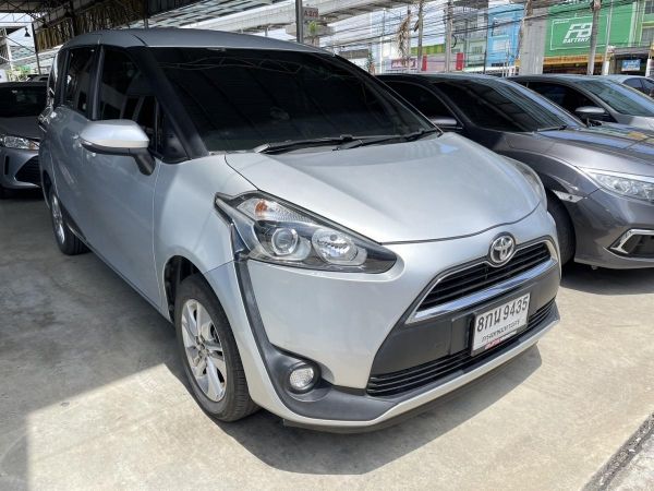 TOYOTA SIENTA  เซียนต้า