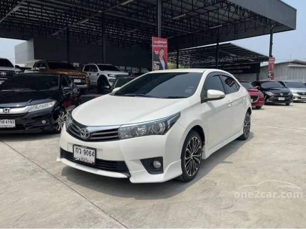 Toyota Corolla Altis 1.8 ESPORT Sedan A/T ปี 2015