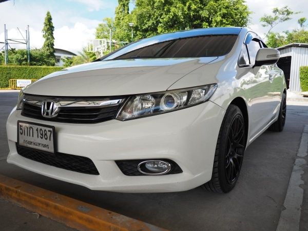 HONDA CIVIC 1.8E เกียร์ออโต้ สีขาว MY2016