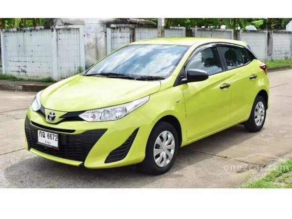 Toyota YARIS 1.2 J ECO สีเขียว เกียร์ AT ปี 2019