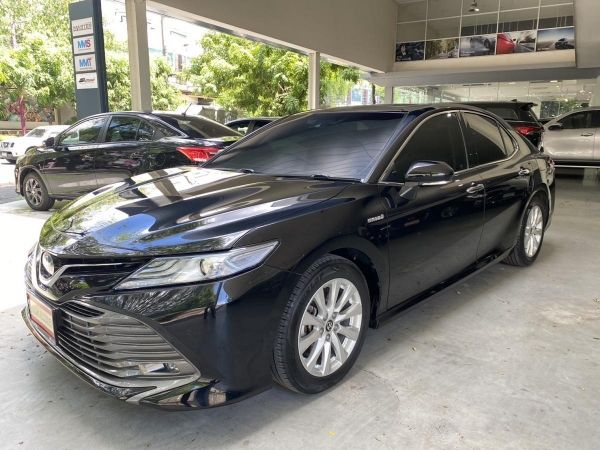 TOYOTA CAMRY 2.5 HYBRID PREMIUM NEW เกียร์AT ปี19