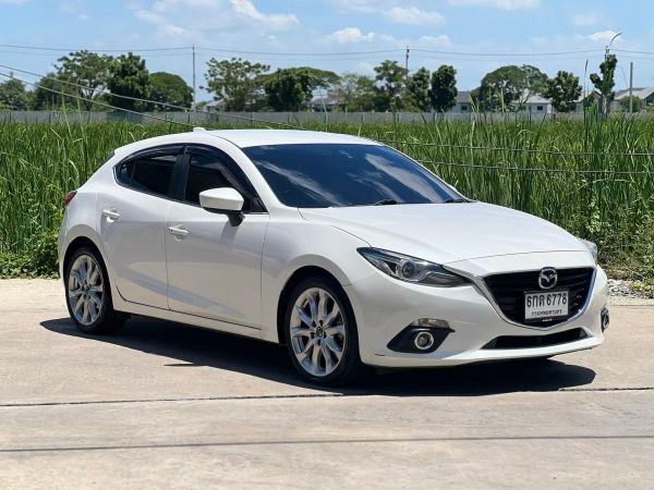 MAZDA 3 2.0 SP SKYACTIVE TOP ปี2015 สีขาว เกียร์ออโต้ เครื่องเบนซิน