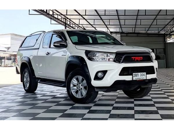 TOYOTA REVO DOUBLE CAB 2.4 PRE.2WD เกียร์ออโต้ สีขาว ปี 2017