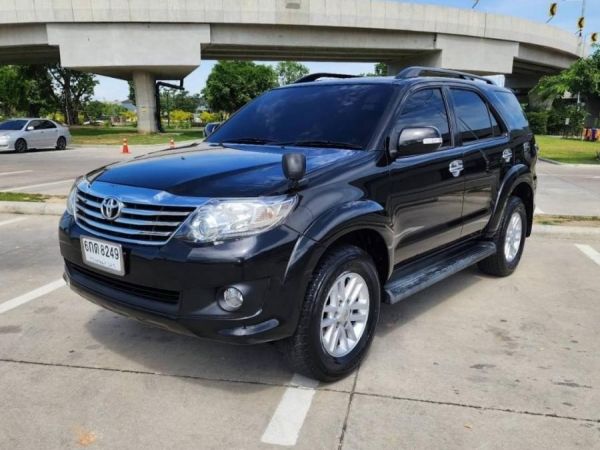 Toyota Fortuner 2.7 V เบนซิน ปี2012