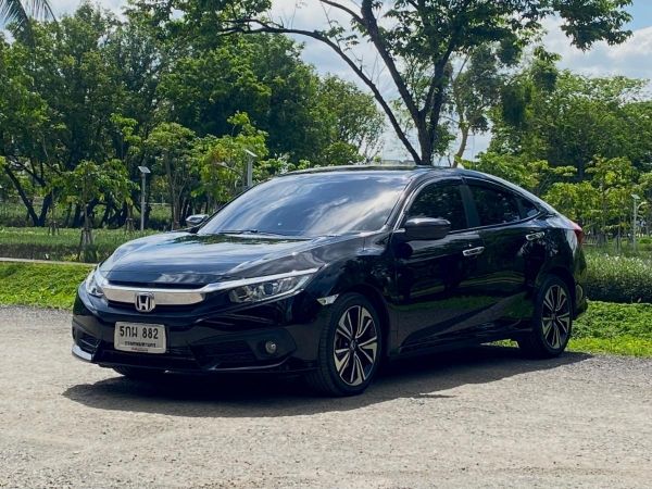 HONDA CIVIC FC 1.5 TURBO ปี2016 รถบ้านมือเดียวป้ายแดง