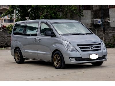 ปี 2016 HYUNDAI H-1 2.5 TOURING AT  ไมล์น้อย ๆๆ