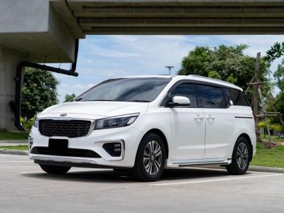 KIA GRAND CARNIVAL 2.2 SXL TOP  ปี 2020 สีขาว ไมล์ 68,xxx กม.