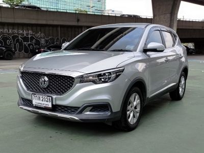 MG ZS 1.5 AT ซื้อสดไม่เสียแวท ไมล์48xxxกม มือเดียว รถพร้อมใช้