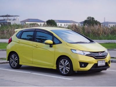 HONDA JAZZ GK 1.5 SV TOP V-TEC (AS) ปี 2014 จด 15 ไมล์ 90,xxx Km ผ่อน 7,8xx บาท