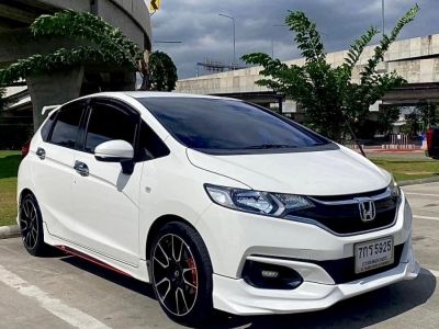 HONDA JAZZ 1.5 V Plus (AS) ปี 2018 ไมล์ 93,xxx Km