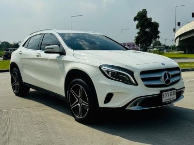 MERCEDES-BENZ GLA200 Urban Facelift ปี 2015 ไมล์ 15x,xxx Km