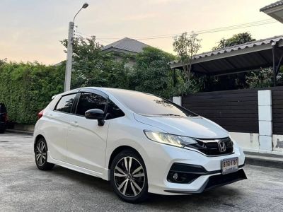 Honda Jazz RS MNC ปี 2018 สีขาวมุก ฟรีดาวน์