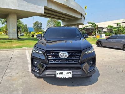 TOYOTA FORTUNER 2.4 V ปี 2021 ไมล์ 3x,xxx Km