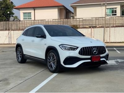 BENZ AMG GLA35 4Matic ปี 2022  สีขาว เบาะดำ เบลท์แดง