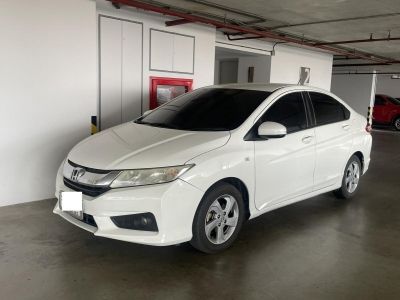 ขายรถฮอนด้า ซิตี้ รุ่น 1.5 V-iVTec ปี 2014 ออโต้ สีขาวมุก ราคา 265,000 บาท ผู้หญิงขับ ใช้มือเดียว Honda City