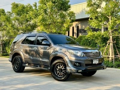 2015 TOYOTA FORTUNER 2.7V เบนซิน 2WD ผ่อน 9,xxx แต่งเป็นแสน