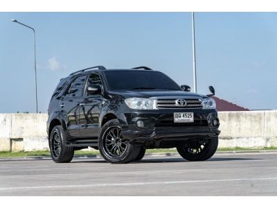 Toyota Fortuner 2.7V ปี 2010