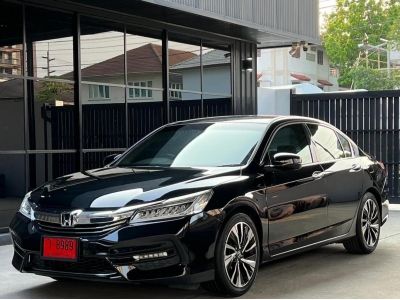 Honda Accord 2.0 TOP เนวิ ปี2017 วิ่ง100000KM