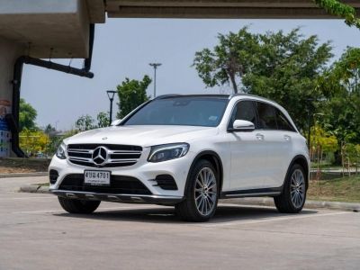 MERCEDES BENZ GLC250d AMG 4MATIC ปี 2017 สีขาว ยางใหม่ ฟรีดาวน์ได้