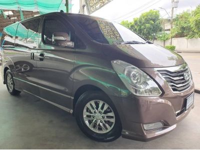 Hyundai H1 2.5 Elite สีน้ำตาล รถปลายปี 2015 จดปี 2016