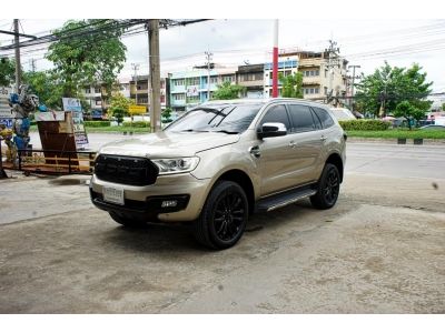 Ford Everest 2.2 Titanium Plus ดีเซล