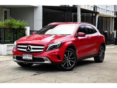 2017 BENZ GLA200 เบนซิน รูปที่ 0