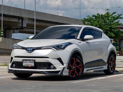 TOYOTA C-HR 1.8 Hybrid Mid ( White Pearl ) ปี 2019 ไมล์ 12x,xxx Km