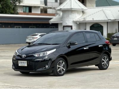 Toyota Yaris Hatchback 1.2 High สีดำ  ปี 2020  รถมือเดียวป้ายแดง