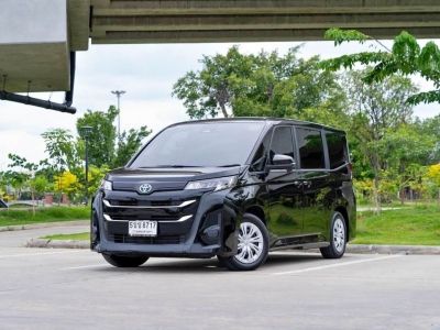 TOYOTA NOAH 1.8X Hybrid 2024