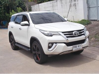 Toyota Fortuner 2.8 V Sigma4 4WD ปี15จด17