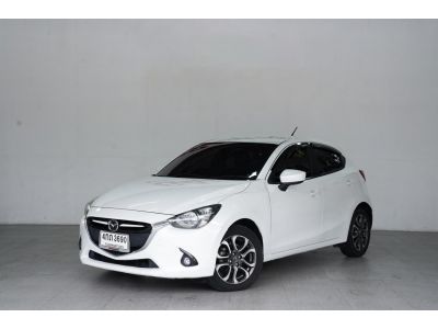 MAZDA 2 1.5 L Diesel High AT 5 ประตู ปี 2015 สีขาว